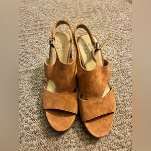 NWOT Naturalizer Women's Brown Suede Heels